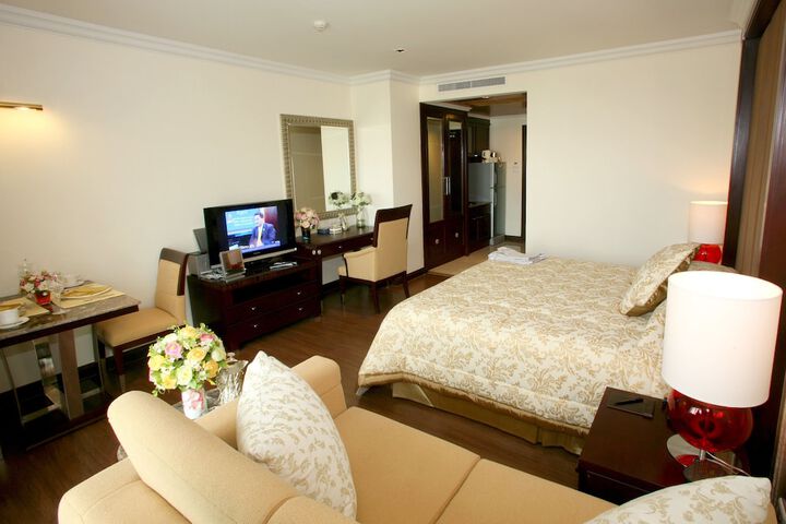 Room 13 of 76