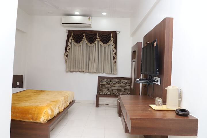 Room 7 of 19