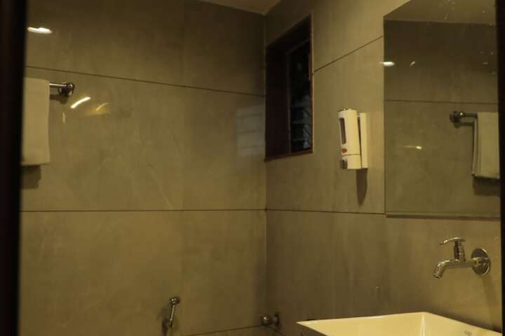 Room 27 of 44