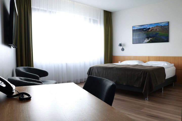 Room 7 of 96