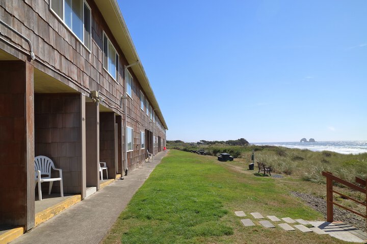 Silver Sands Motel