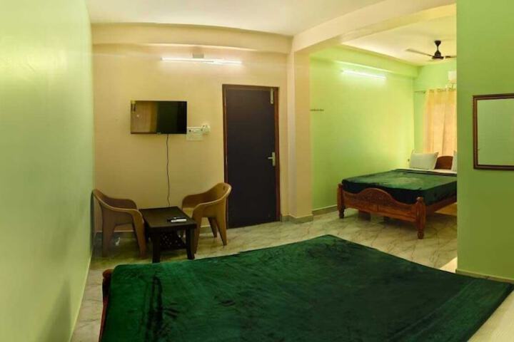 Room 2 of 47