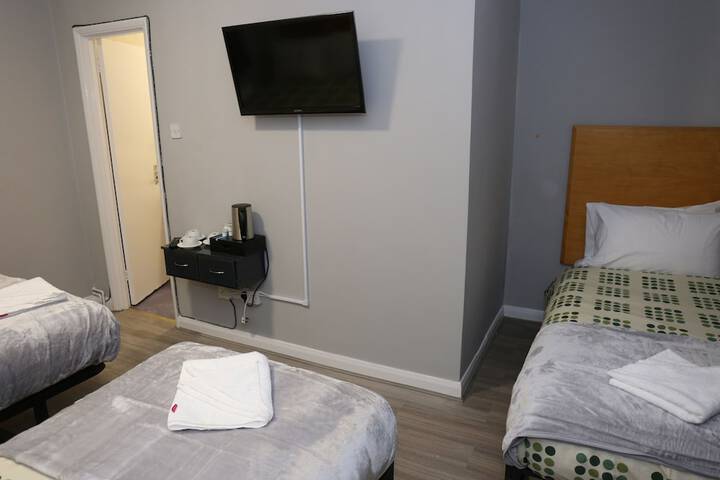 Room 8 of 30