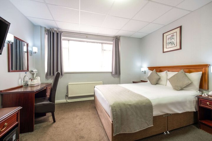 Room 10 of 49