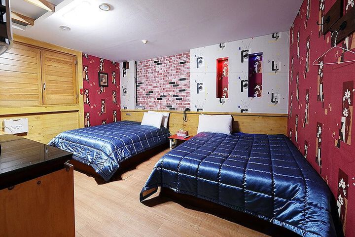 Room 18 of 31