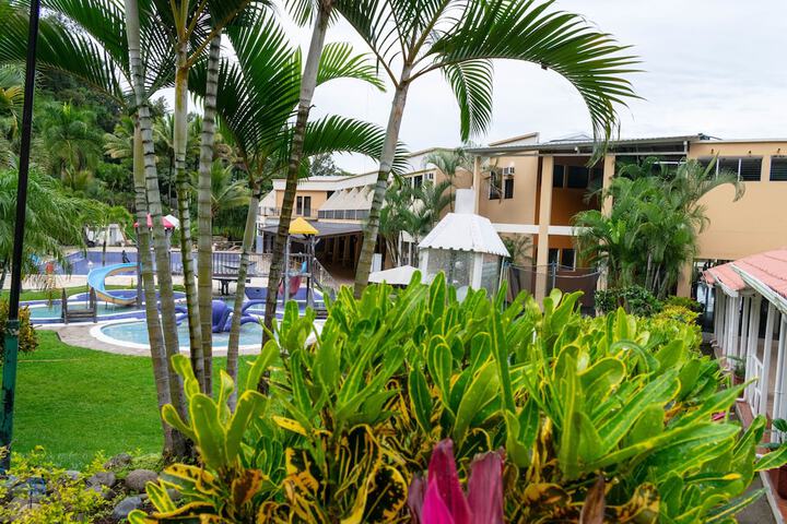Hotel Exterior 61 of 68