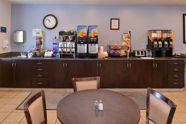 Breakfast/Coffee Service 33 of 41