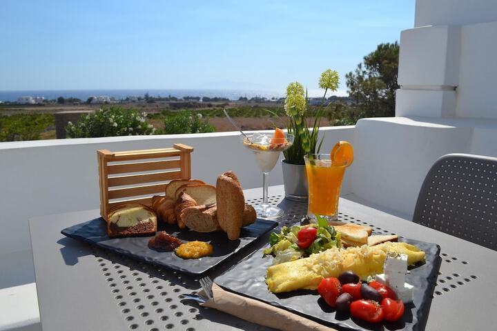 Breakfast/Coffee Service 96 of 109