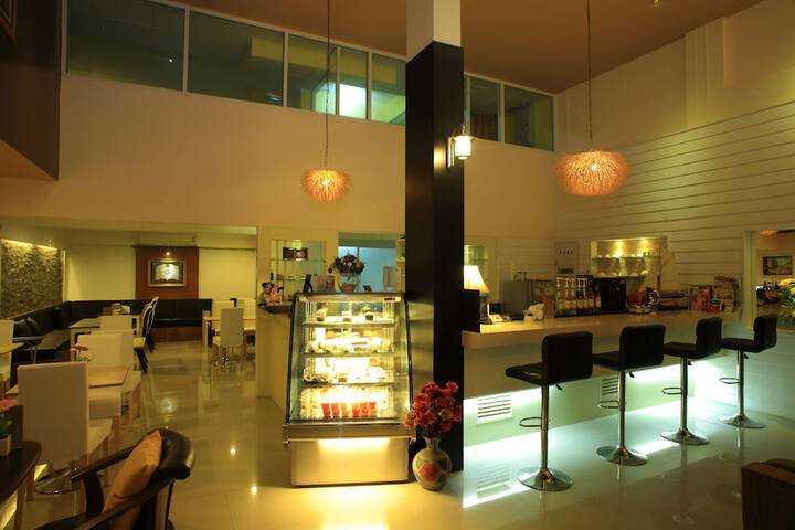 Dining Photos