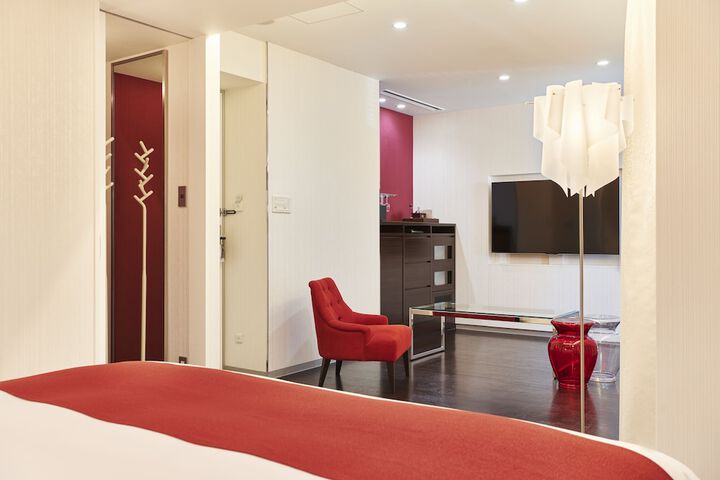 Room 25 of 143