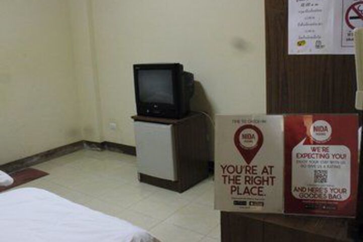 Room 15 of 33