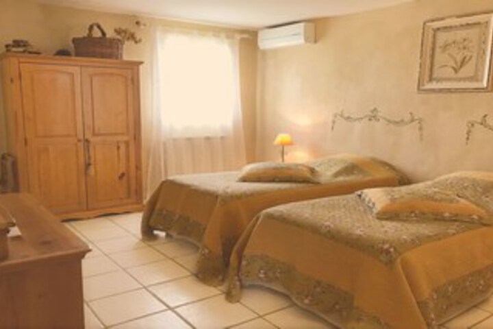 Room 28 of 32