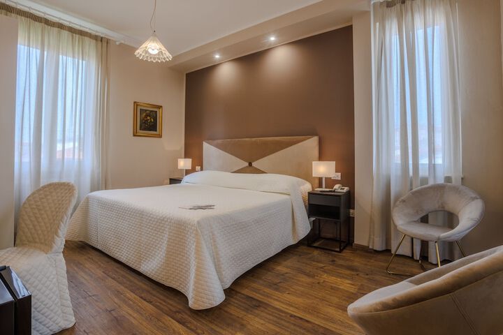 Room 10 of 23