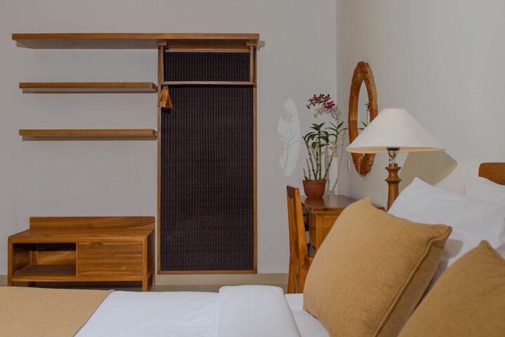 Room 2 of 42