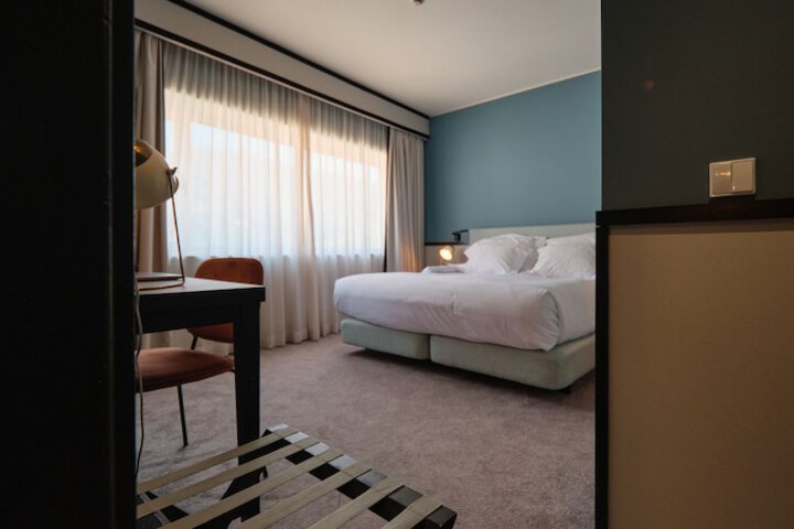 Room 65 of 157