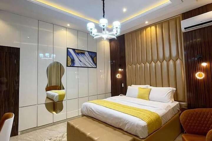 Room 9 of 45