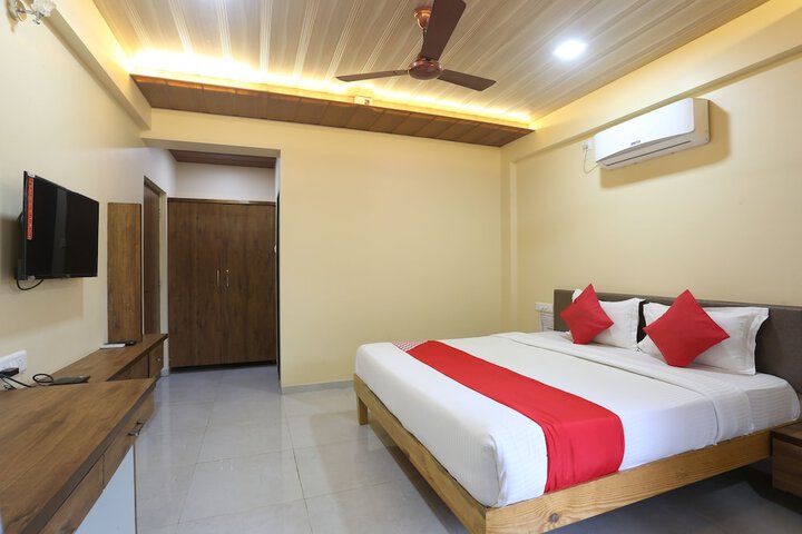 Room 8 of 17
