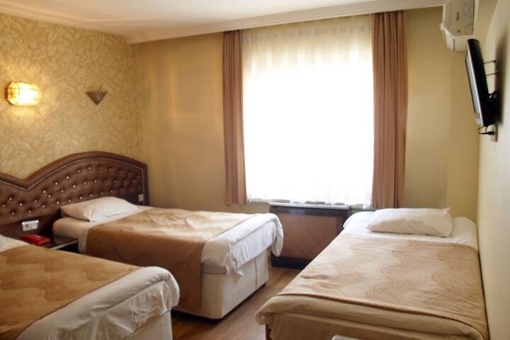 Room 8 of 31
