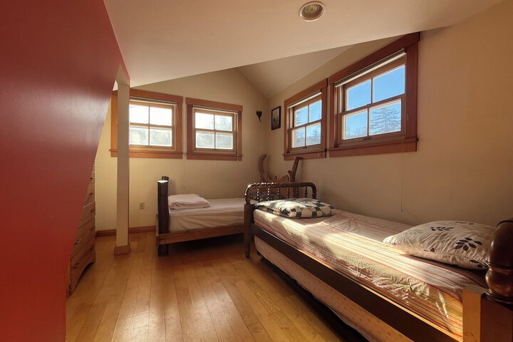 Room 6 of 11