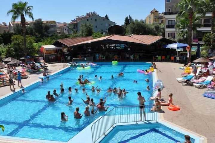 Pools & Facilities