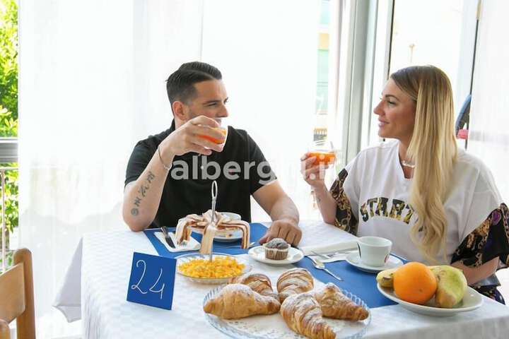 Dining 30 of 45