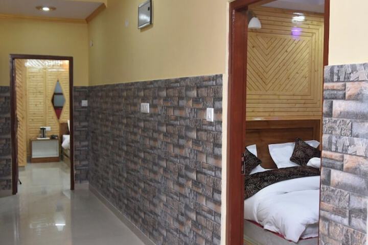Room 10 of 11