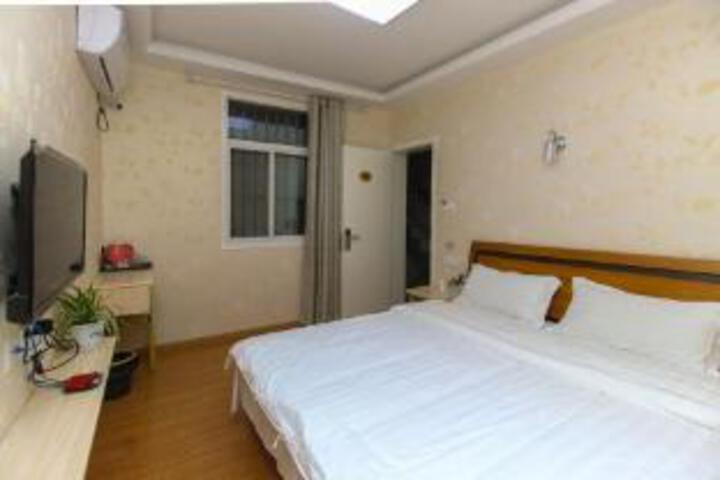 Room 7 of 8