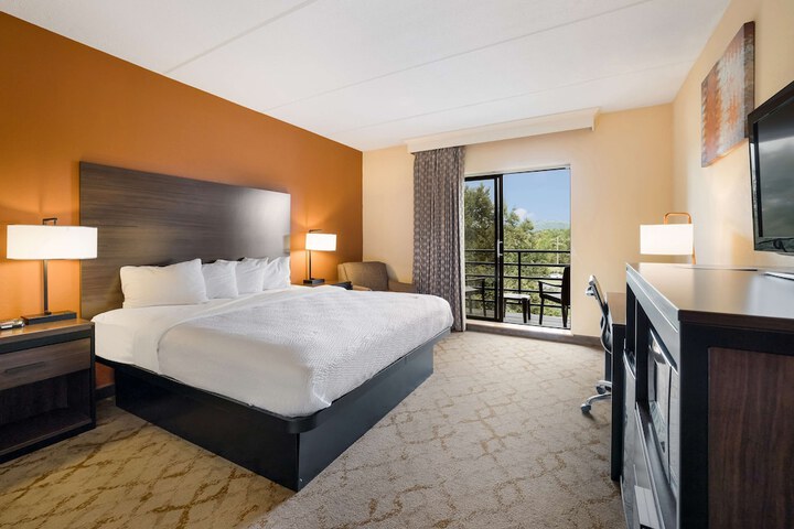 Room 6 of 43