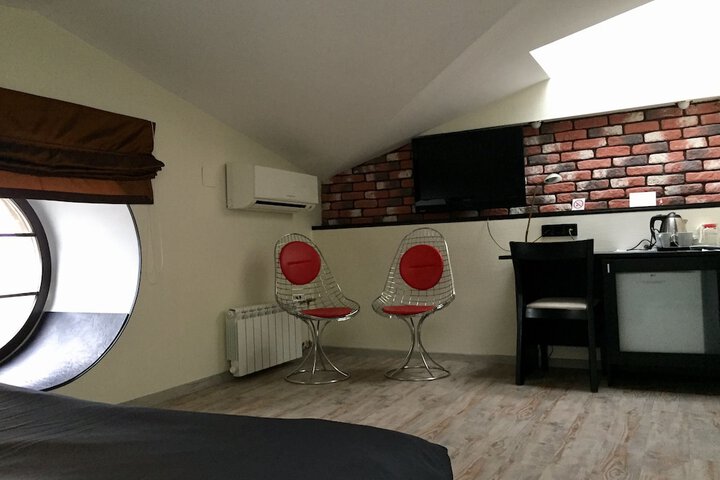 Room 4 of 58