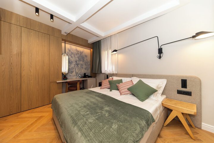 Room 6 of 37