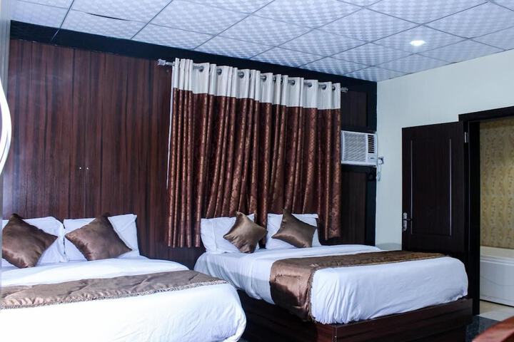 Room 17 of 27