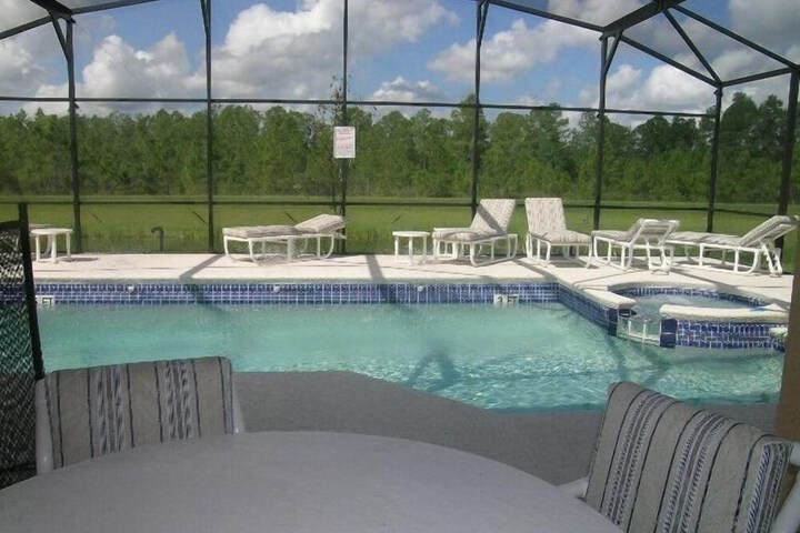 Pool 28 of 46