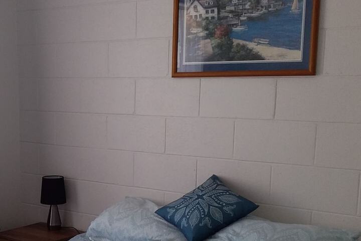 Room 7 of 27