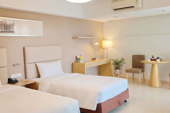 Room 21 of 42
