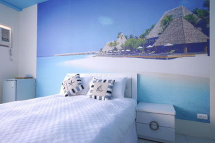 Room 8 of 48