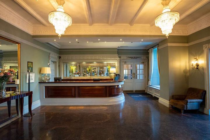 Entrance & Lobby