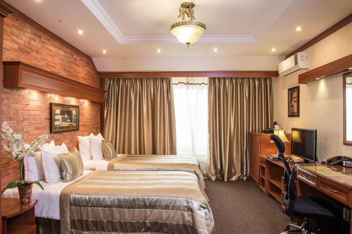 Room 48 of 112