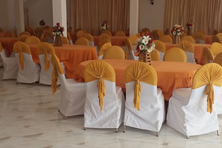 Ballroom/Hall 16 of 24