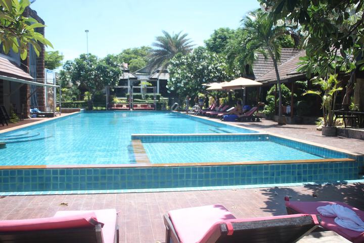 Hotel Pool