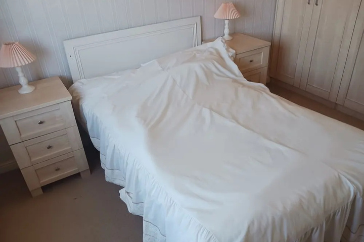 Room 2 of 12