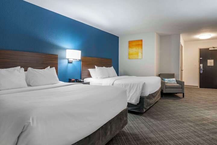 2 Queen Beds Accessible (9 of 14)
