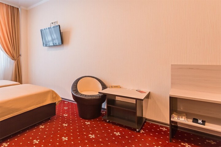 Room 35 of 82