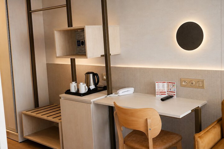 Room 44 of 65