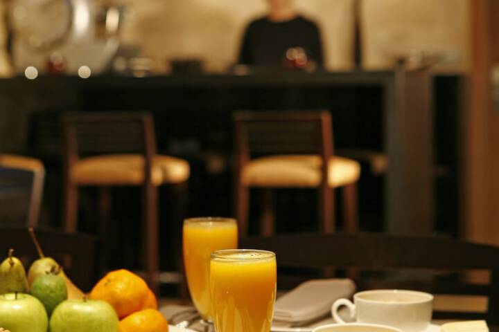 Breakfast/Coffee Service 34 of 46