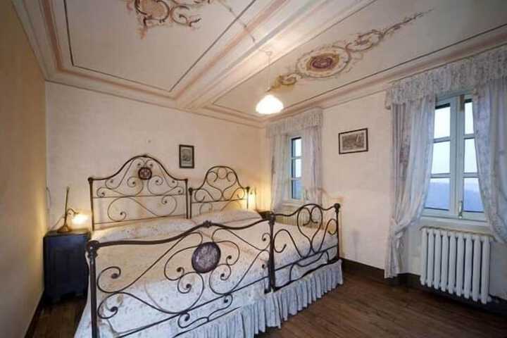 Room 7 of 24