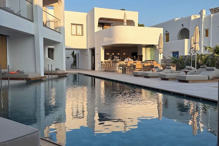 Pool 81 of 121