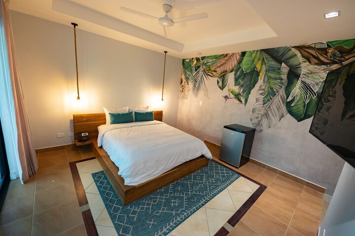 Room 4 of 98