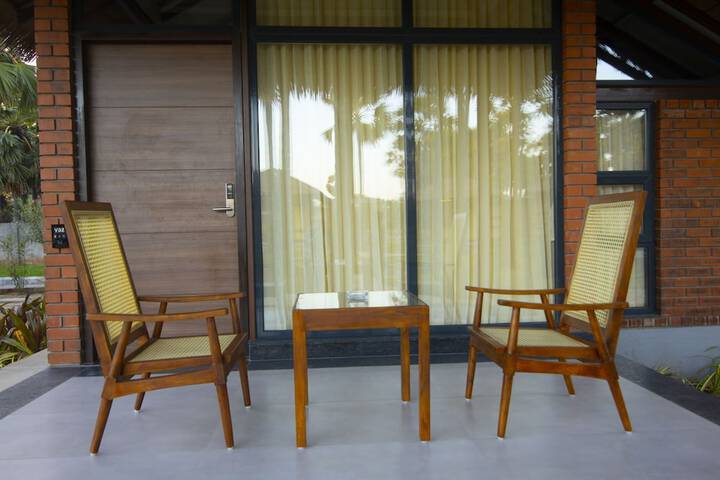 Room 8 of 97