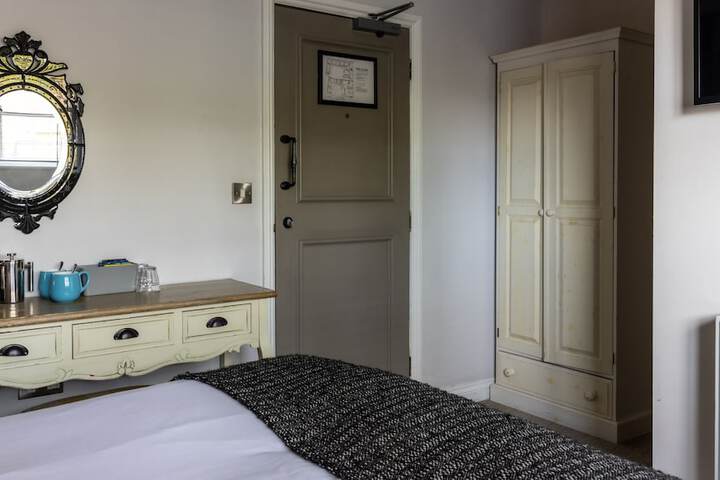 Room 30 of 56