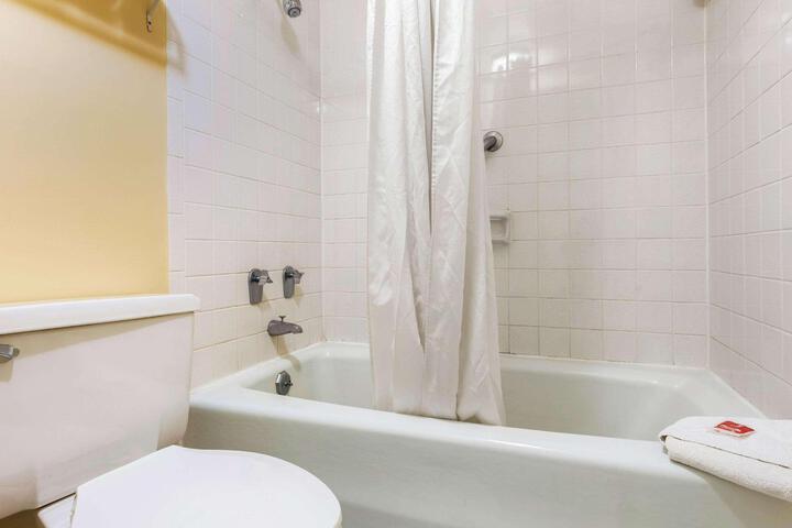 2 Double Beds Pet Friendly (7 of 18)